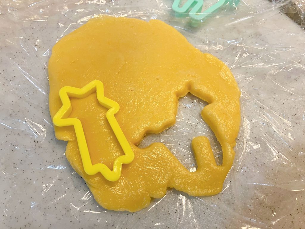 クッキー生地の型抜き